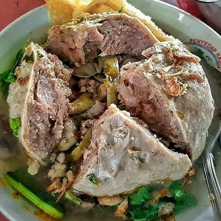 Menjelajahi Rasa Bakso Kakek Tamora